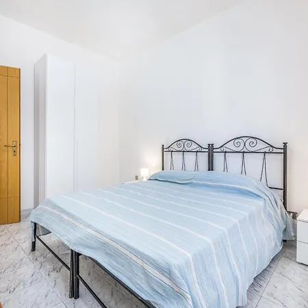 2 Bedroom Stunning In Apartament