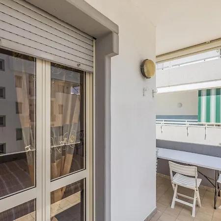 Apartament 2 Bedroom Stunning In